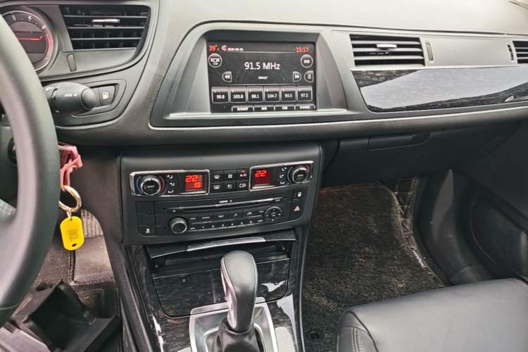 Used Citroen C5 2014 2.0L Automatic Luxury Edition Audio And AC Panel