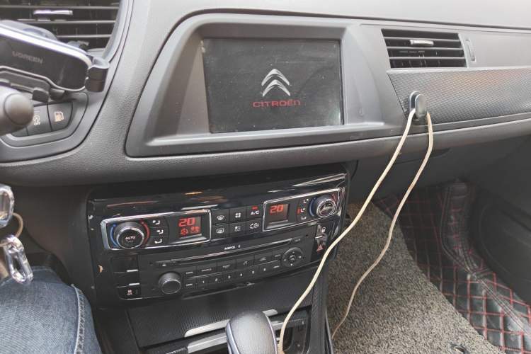 Used Citroen C5 2014 1.6T Automatic Prestige Model Audio And AC Panel