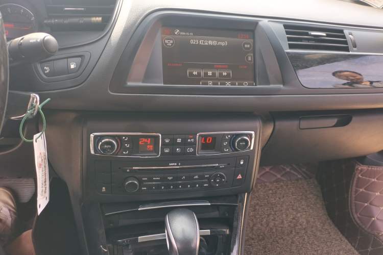 Used Citroen C5 2014 2.0L Automatic Luxury Edition Audio And AC Panel