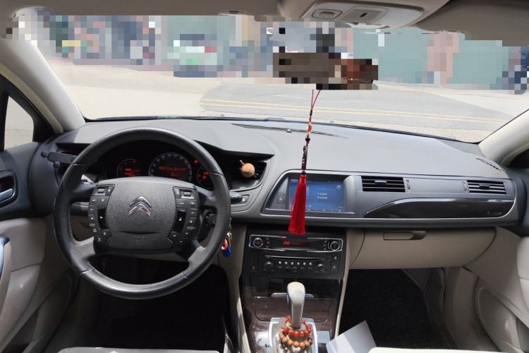 Used Citroen C5 2014 2.0L Automatic Zunyue Model Center Console