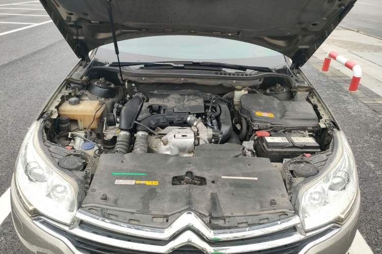 Used Citroen C5 2014 1.6T Automatic Prestige Model Engine Bay