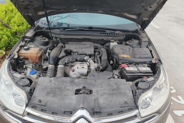 Used Citroen C5 2014 1.6T Automatic Luxury Model Engine Bay