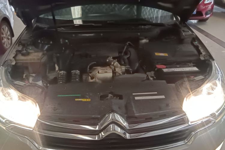 Used Citroen C5 2014 1.6T Automatic Luxury Model Engine Bay