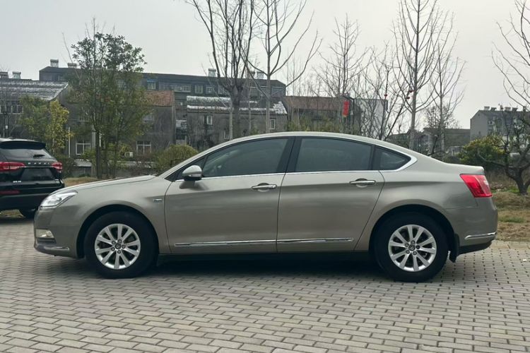 Used Citroen C5 2014 1.6T Automatic Luxury Model Exterior 5