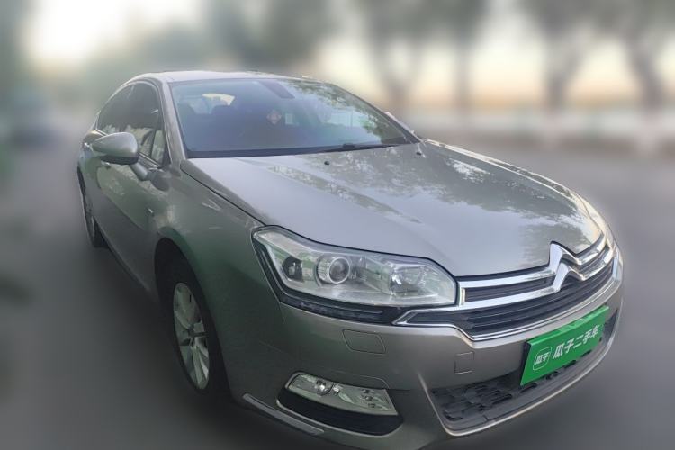 Used Citroen C5 2014 1.6T Automatic Luxury Model Front Right 45 Deg