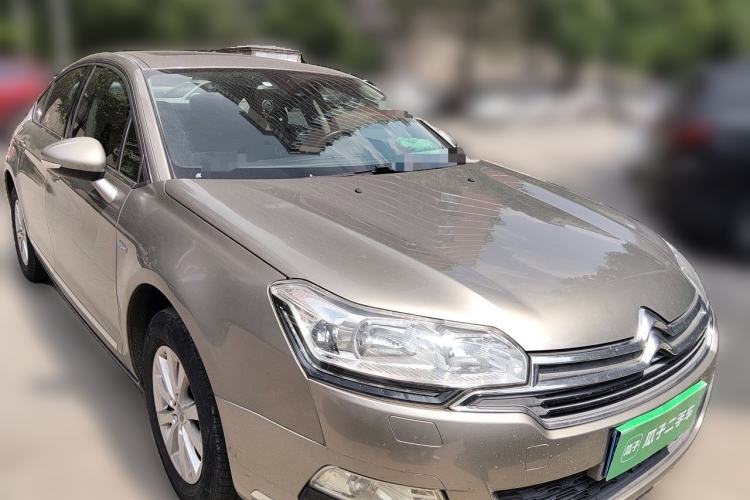 Used Citroen C5 2014 1.6T Automatic Luxury Model Front Right 45 Deg