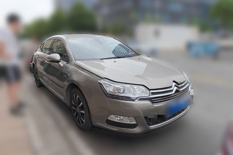 Used Citroen C5 2014 1.6T Automatic Prestige Model Front Right 45 Deg