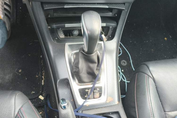 Used Citroen C5 2014 1.6T Automatic Luxury Model Gear Lever