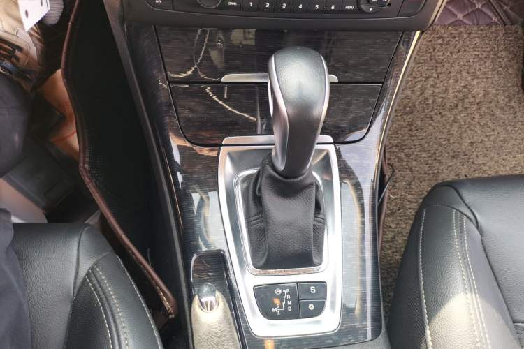 Used Citroen C5 2014 2.0L Automatic Luxury Edition Gear Lever