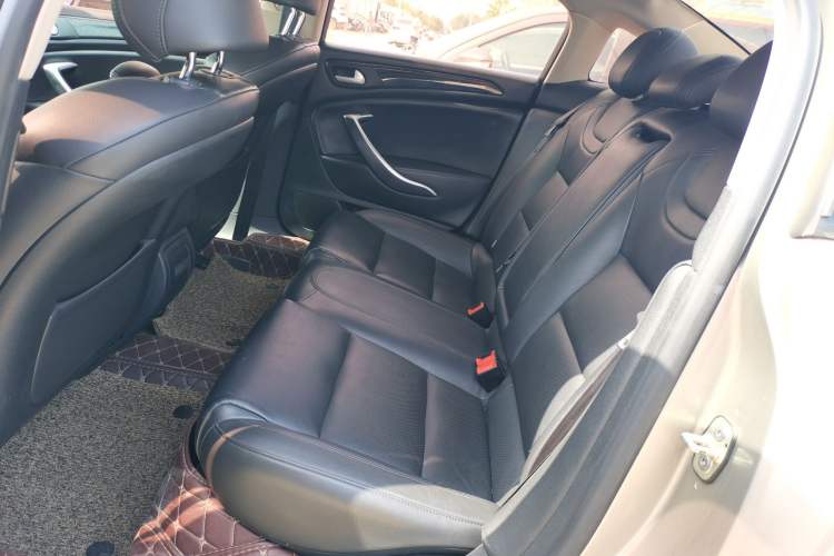 Used Citroen C5 2014 2.0L Automatic Luxury Edition Interior 4