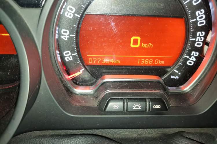 Used Citroen C5 2014 1.6T Automatic Prestige Model Odometer Close Up