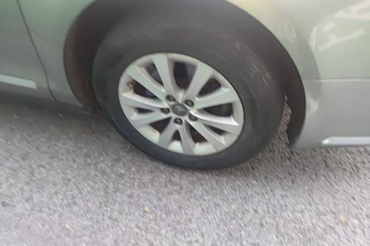 Used Citroen C5 2014 1.6T Automatic Luxury Model Right Front Wheel Hub