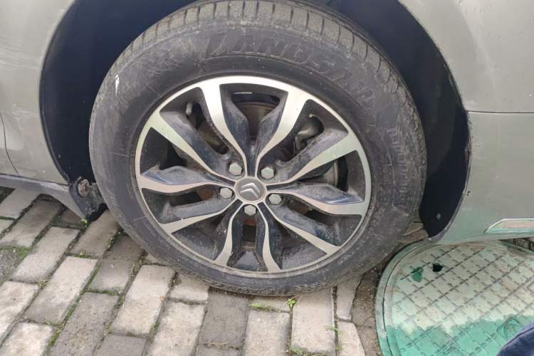 Used Citroen C5 2014 1.6T Automatic Prestige Model Right Front Wheel Hub