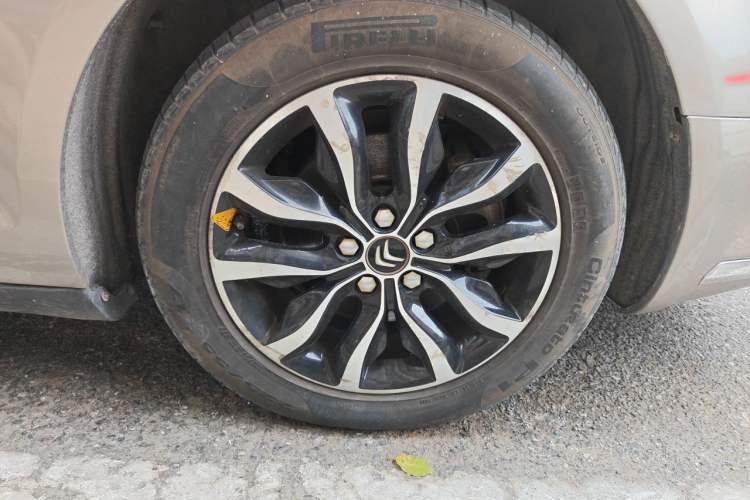 Used Citroen C5 2014 1.6T Automatic Prestige Model Right Front Wheel Hub