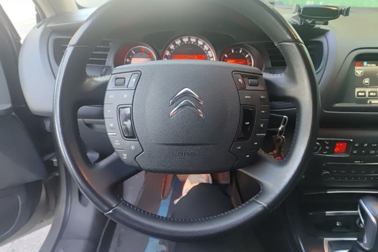 Used Citroen C5 2014 1.6T Automatic Luxury Model Steering Wheel