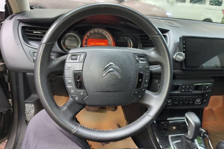 Used Citroen C5 2014 2.0L Automatic Luxury Edition Steering Wheel
