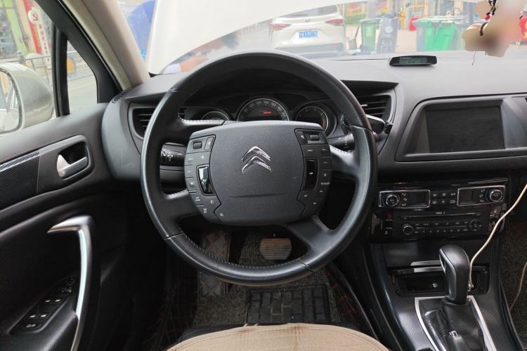 Used Citroen C5 2014 1.6T Automatic Prestige Model Steering Wheel