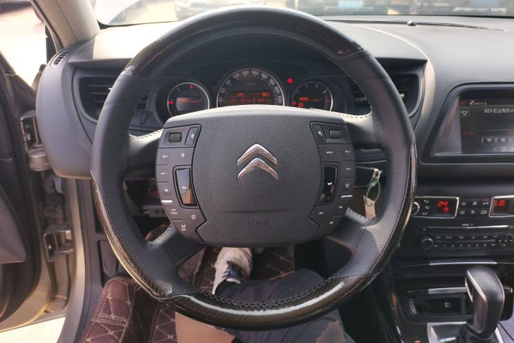 Used Citroen C5 2014 2.0L Automatic Luxury Edition Steering Wheel