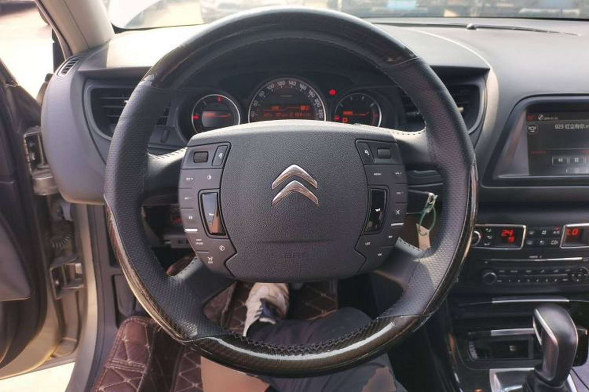 Used Citroen C5 2014 2.0L Automatic Luxury Edition Steering Wheel