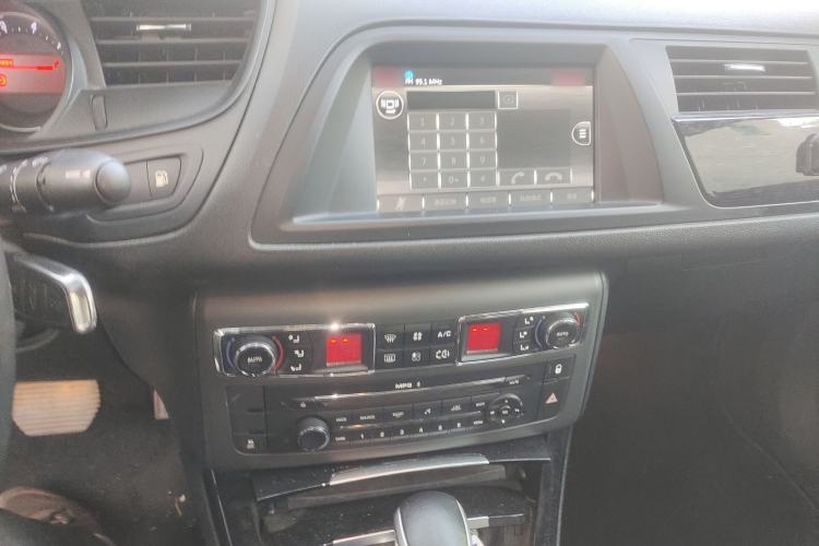 Used Citroen C5 2014 2.0L Automatic Luxury Edition Audio And AC Panel