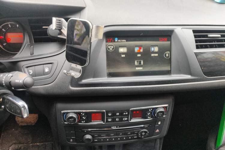 Used Citroen C5 2014 2.0L Automatic Luxury Edition Audio And AC Panel