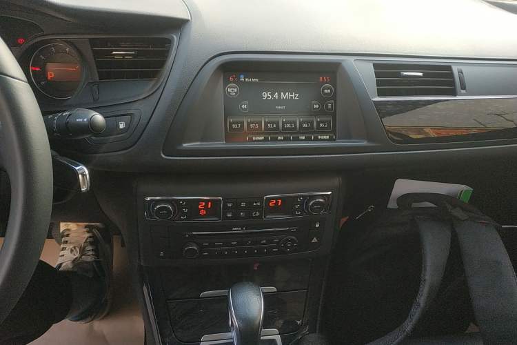 Used Citroen C5 2014 2.0L Automatic Luxury Edition Audio And AC Panel