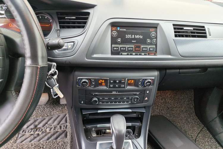 Used Citroen C5 2014 1.6T Automatic Luxury Model Audio And AC Panel
