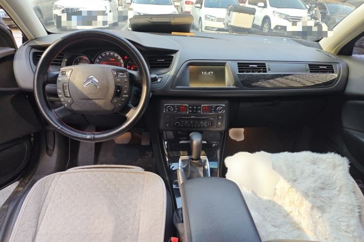 Used Citroen C5 2014 2.0L Automatic Luxury Edition Center Console