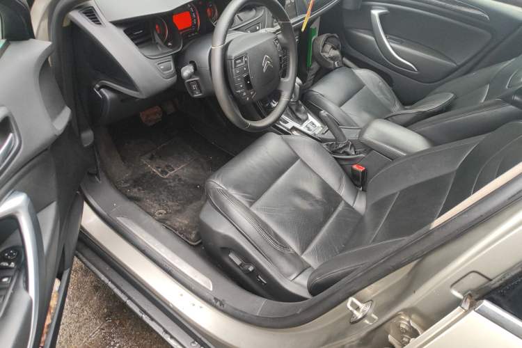 Used Citroen C5 2014 2.0L Automatic Luxury Edition Driver Seat