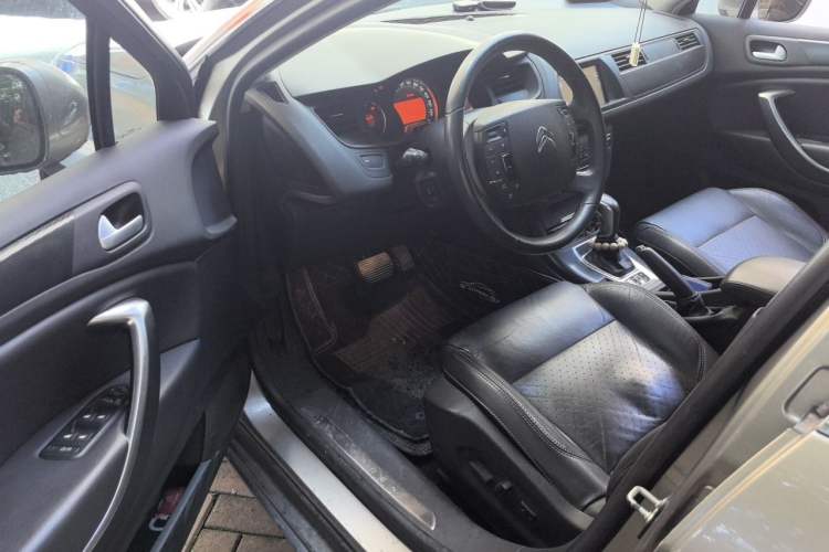 Used Citroen C5 2014 1.6T Automatic Luxury Model Driver Seat