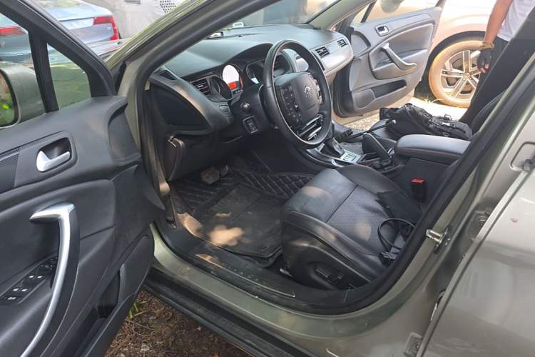 Used Citroen C5 2014 1.6T Automatic Luxury Model Driver Seat