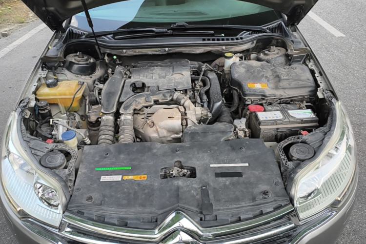Used Citroen C5 2014 1.6T Automatic Luxury Model Engine Bay