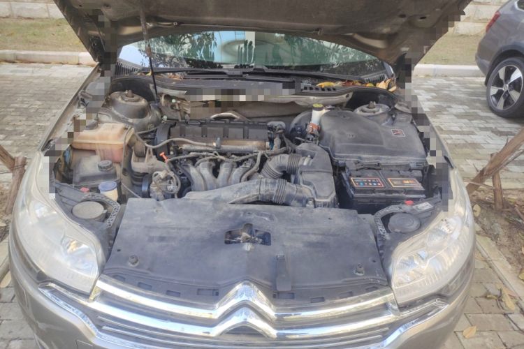 Used Citroen C5 2014 2.0L Automatic Luxury Edition Engine Bay
