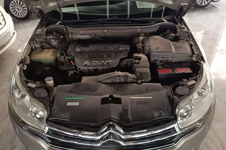 Used Citroen C5 2014 2.0L Automatic Luxury Edition Engine Bay