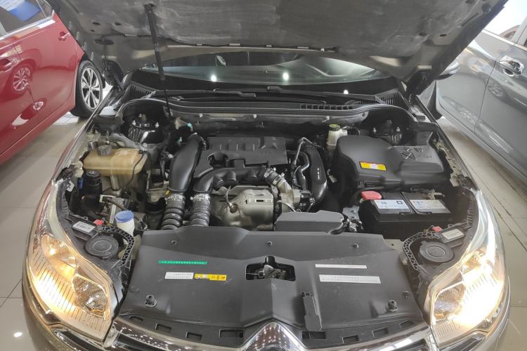 Used Citroen C5 2014 1.6T Automatic Luxury Model Engine Bay