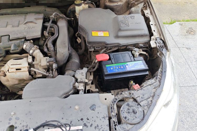 Used Citroen C5 2014 1.6T Automatic Luxury Model Engine Bay Left