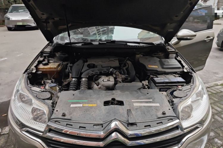 Used Citroen C5 2014 1.6T Automatic Luxury Model Engine Bay