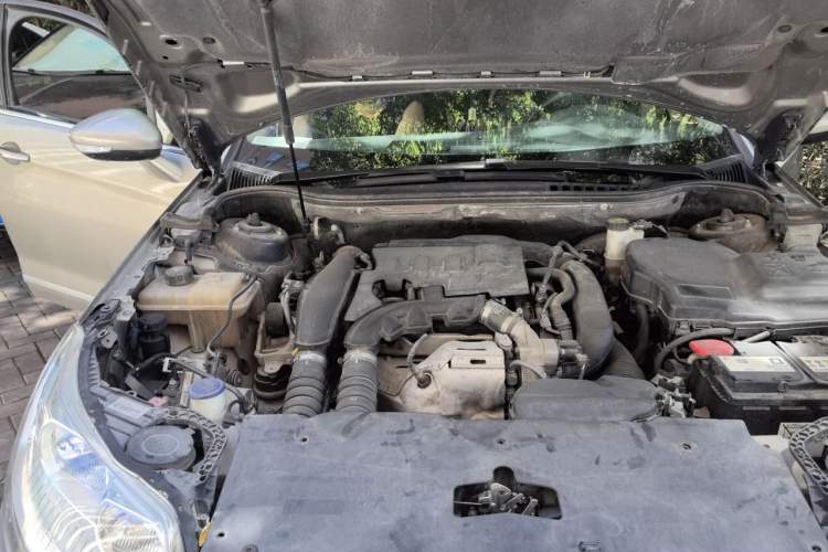 Used Citroen C5 2014 1.6T Automatic Luxury Model Engine Bay Right