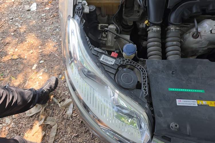 Used Citroen C5 2014 1.6T Automatic Luxury Model Engine Bay Right