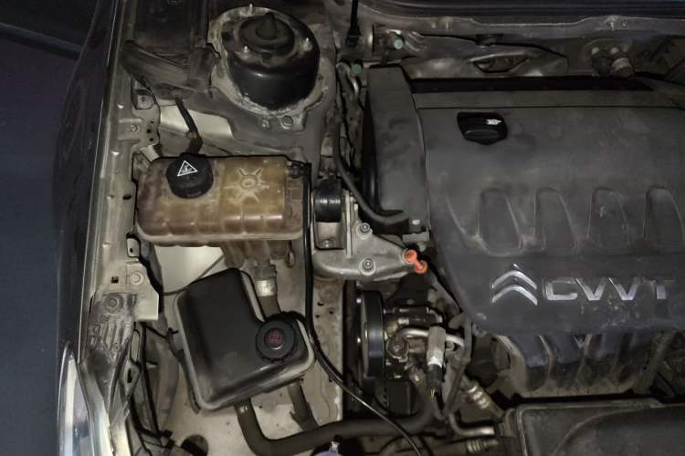 Used Citroen C5 2014 2.0L Automatic Luxury Edition Engine Bay Right