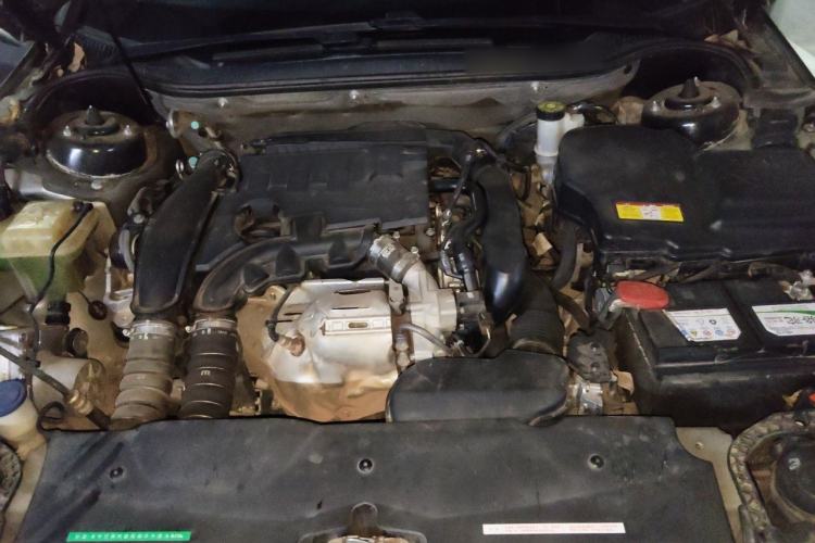 Used Citroen C5 2014 1.6T Automatic Luxury Model Engine Bay