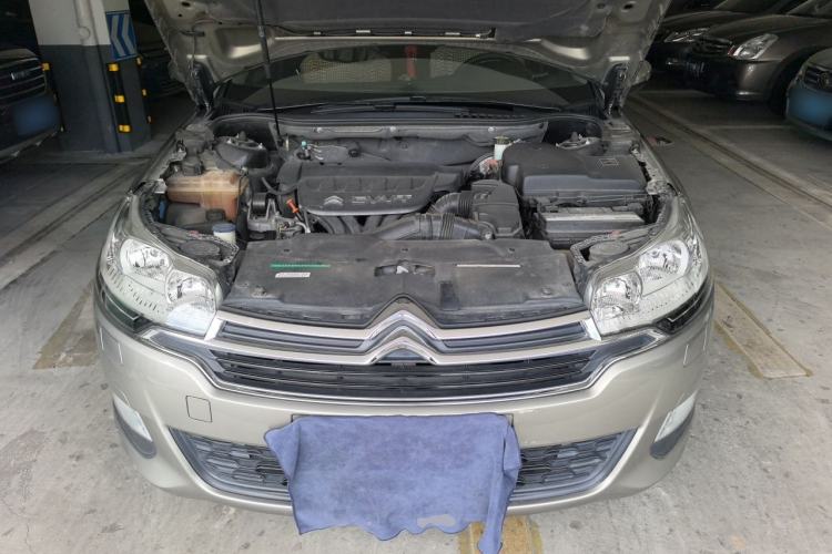 Used Citroen C5 2014 2.0L Automatic Luxury Edition Engine Bay