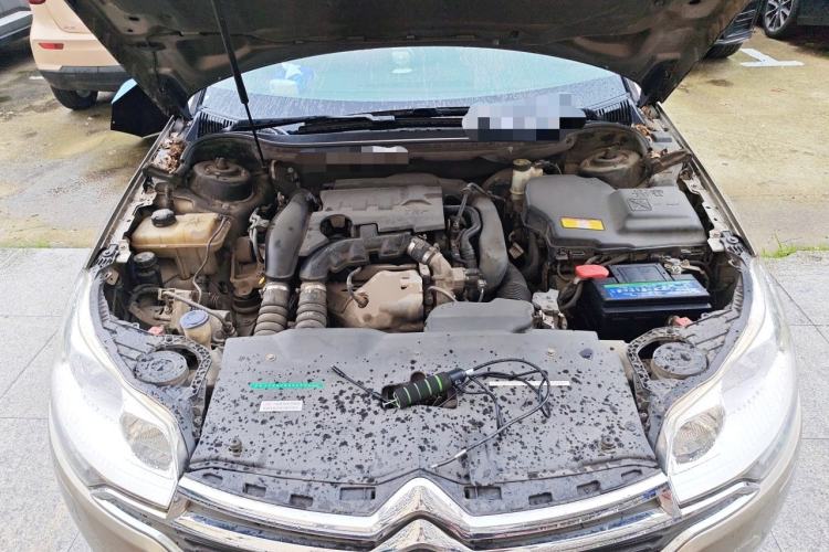 Used Citroen C5 2014 1.6T Automatic Luxury Model Engine Bay