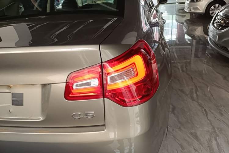 Used Citroen C5 2014 2.0L Automatic Luxury Edition Exterior 3
