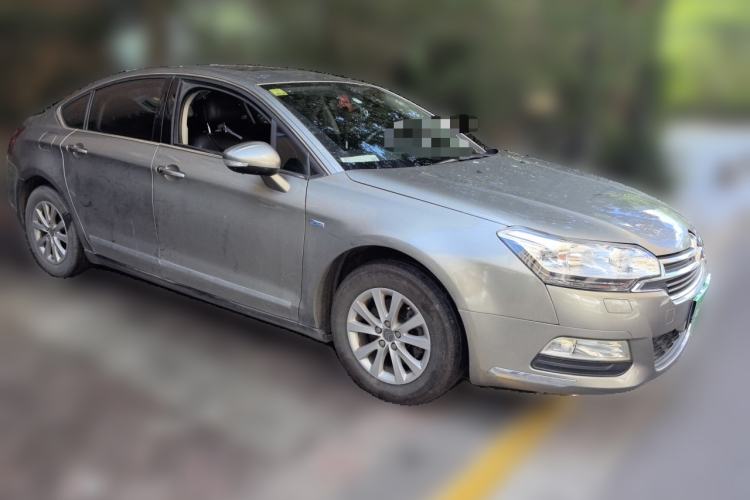 Used Citroen C5 2014 1.6T Automatic Luxury Model Front Right 45 Deg