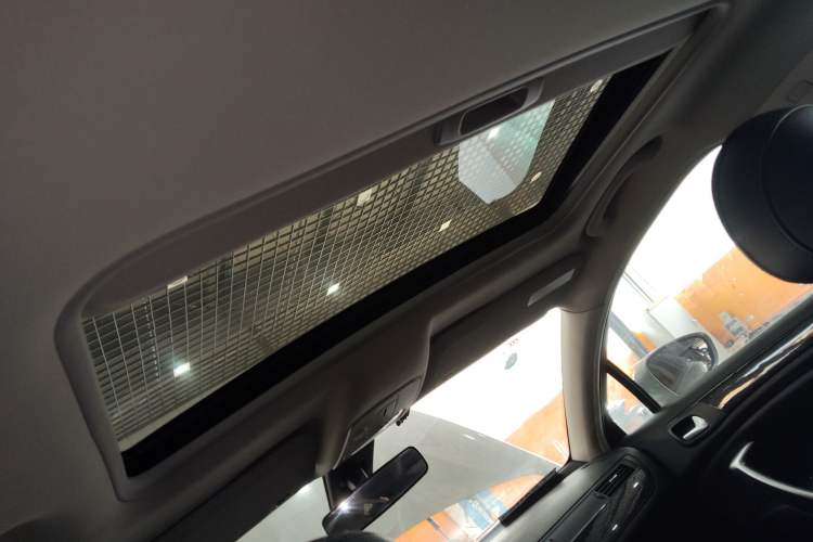 Used Citroen C5 2014 2.0L Automatic Luxury Edition Headliner