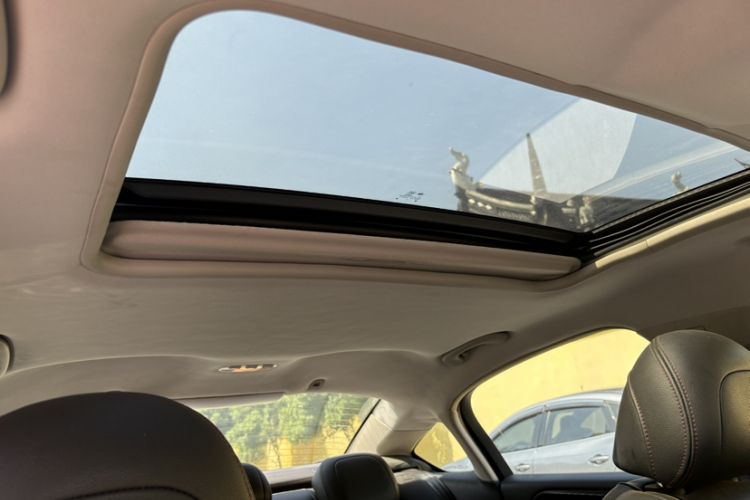 Used Citroen C5 2014 1.6T Automatic Luxury Model Headliner