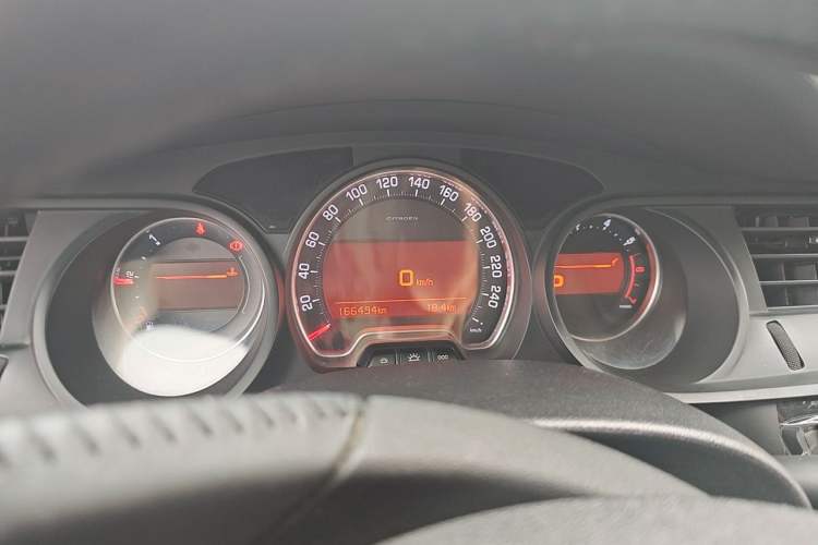 Used Citroen C5 2014 1.6T Automatic Luxury Model Instrument Cluster