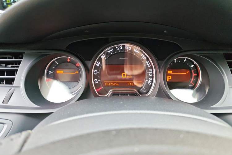 Used Citroen C5 2014 1.6T Automatic Luxury Model Instrument Cluster