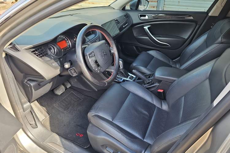 Used Citroen C5 2014 2.0L Automatic Luxury Edition Interior 2